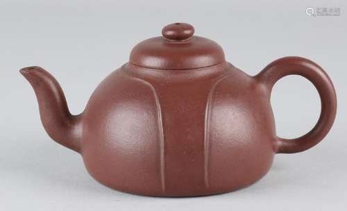 Old Chinese Yixing teapot with soil mark. Size: 7.5 x