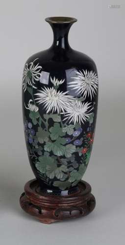 Beautiful antique Japanese cloisonne vase with floral