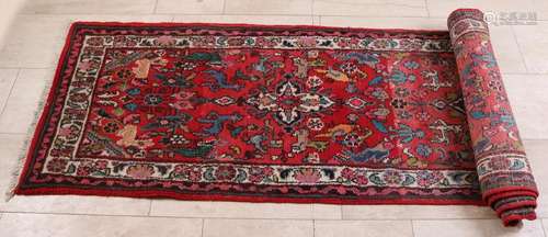 Hand knotted Persian runner. Hamadan / Iran. Red in