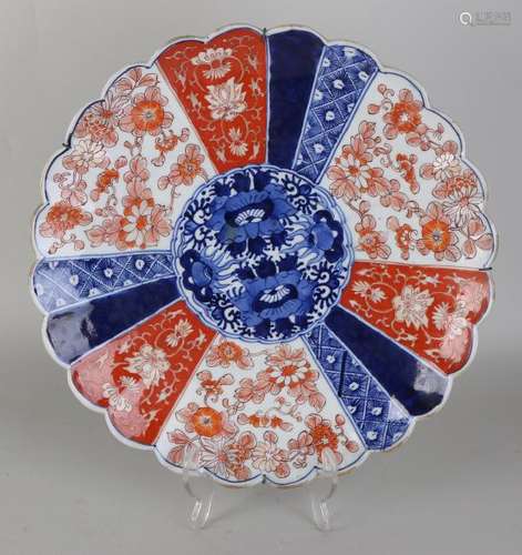 19th Century Imari porcelain dish with floral decors