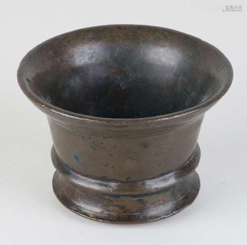 Small 17th - 18th century bronze mortar. Beautiful