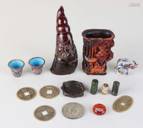 Lot various old / antique Oriental / Chinese objects.