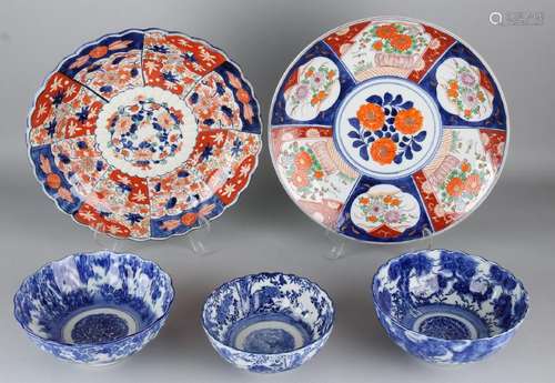 Five times 19th century Japanese Imari porcelain.