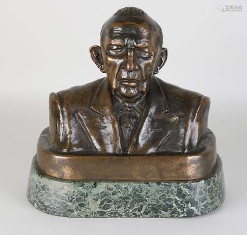 Bronze bust Pieter Jelles Troelstra from 1935. On