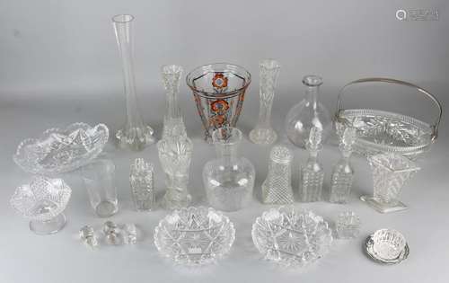 Lot of various crystal + glass. Among others: Carafes,