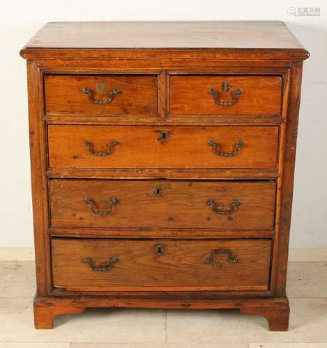 English oak four-drawers chest of drawers with bronze