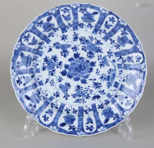 Large 17th - 18th century Chinese porcelain Kang Xi