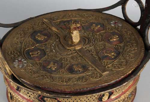 Antique Indian lacquer lid lid basket. Wood stuck with