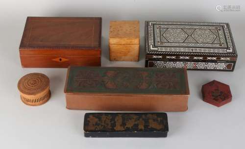 Seven different old / antique boxes. Among others:
