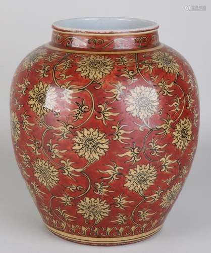 Beautiful old / antique Chinese porcelain vase with red