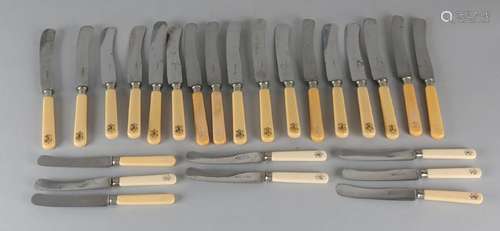 Lot of antique knives, diverse. Circa 1900. With ivory