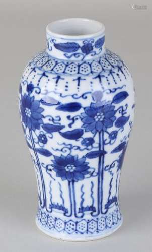 Old / antique Chinese porcelain Kang Xi-style vase with