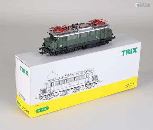 Trix H0 22701, E44 098 with original packaging and in