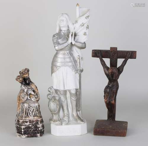 Three old / antique figures. Consisting of: Biquit