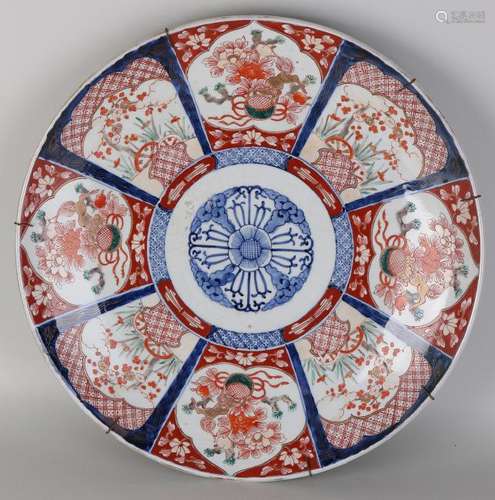 Large 19th century Imari porcelain dish with floral