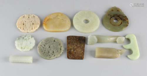 Big lot (11x) various old Chinese jade. Among others: