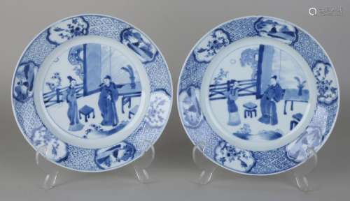Two 18th century Chinese porcelain Kang Xi plates with
