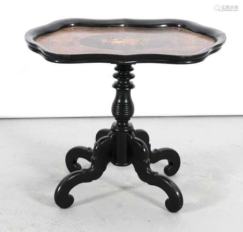 Carrot notes Louis Philippe Willem III side table with