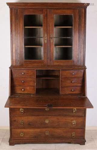 18th Century oak farmers Twents secretary. Size: 54 x