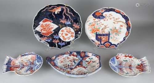 Five pieces of 19th century Imari porcelain dishes.