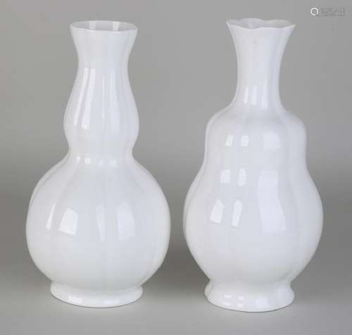 Two porcelain Royal Goedewaagen knob vases. Bone China.