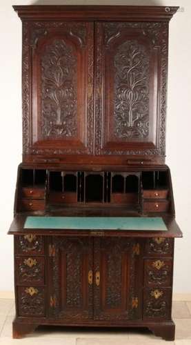 18th Century English oak wood secretaire with uprising