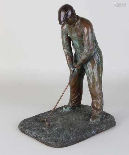 Old bronze figure. Golf player. 20th century. Size: 32