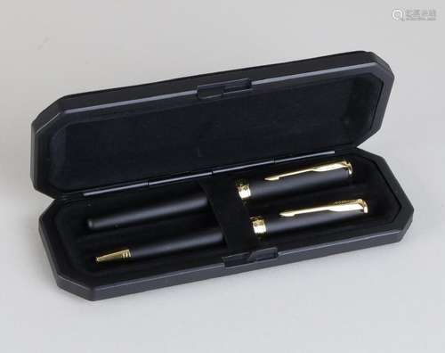 Parker pen set matt black with gold color, with