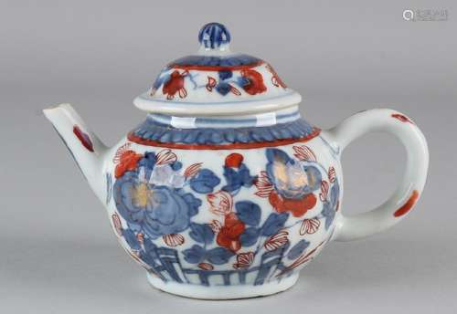 18th Century Chinese Imari porcelain traveling pot with