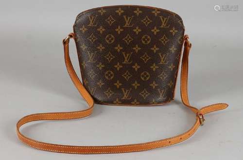 Original Louis Vuitton Paris bag. Model Shoulder Bag