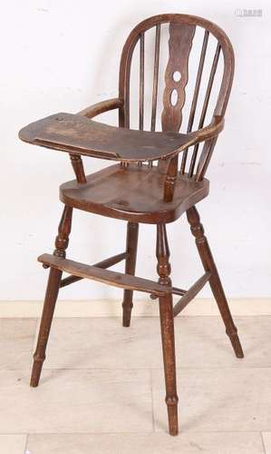 Antique English Windsor highchair. Circa 1900. Size: