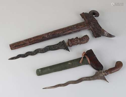 Two old Indonesian krises. 20th century. Consisting of: