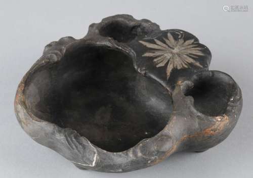 18th - 19th Century Chinese natural stone water bowl