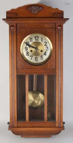 Gave German oak-wood Jugendstil regulator with cut