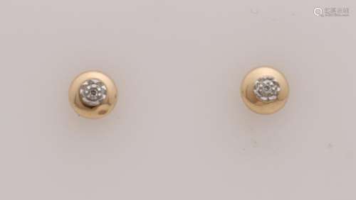 Fine yellow gold stud earrings, 585/000, with a small