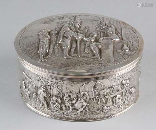 Silver box, 833/000, oval model with displays with