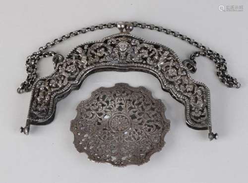 Silver brace and brooch, 835/000, silver purse clip,