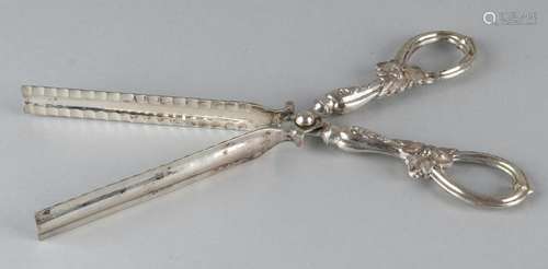 Silver asparagus tongs, 800/000, with ribbed jaws and