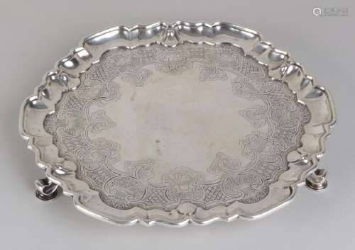 Silver cabaret, 925/000.Rounded cabaret decorated with