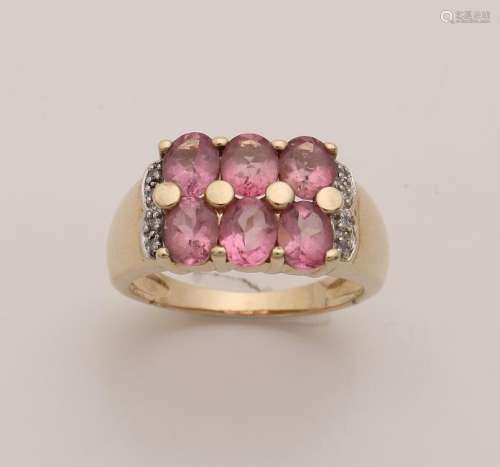 Ring, 375/000, with amethysts. Ring with 2 rows of