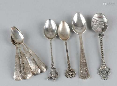 Lot with 9 different spoons, with 5 silver bubble