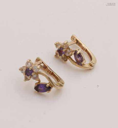 Yellow gold earrings, 585/000, with plug and hinge, in