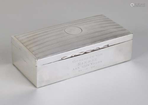 Rectangular silver box, 925/000, with hinged lid with a