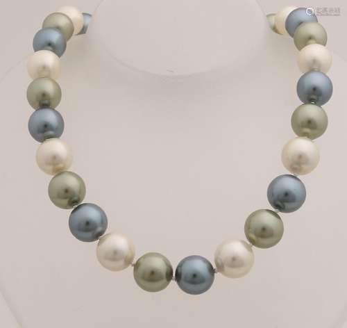 Necklace of pearls made of organic material, ø 15