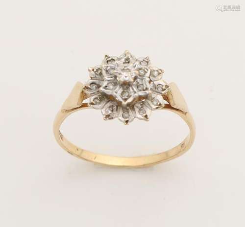 Yellow gold ring, 585/000, with diamond. A large ring