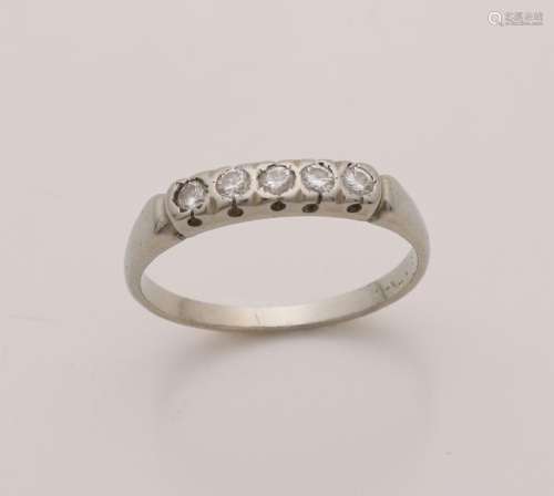 White gold row ring, 585/000, with diamond. Ring with 5