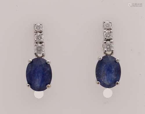 White gold earrings, 585/000, with sapphire and