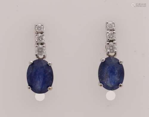 White gold earrings, 585/000, with sapphire and