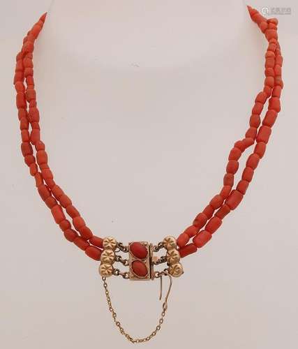 Necklace with red corals and yellow gold clasp,