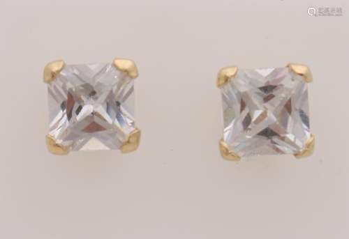 Yellow gold ear studs, 585/000, with square cut